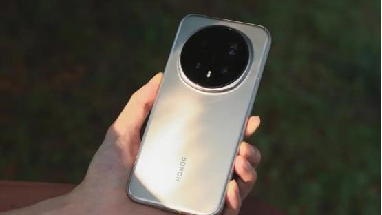 荣耀怎么了？16GB+1TB又降了1311元，2亿像素拍照旗舰跌至退场价