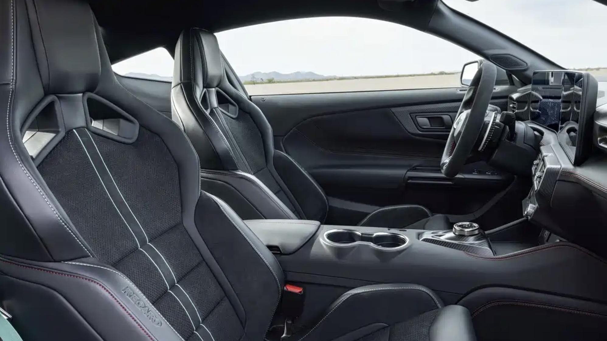 史上最强福特Mustang！搭载5.2升V8机械增压发动机，还是后轮驱动