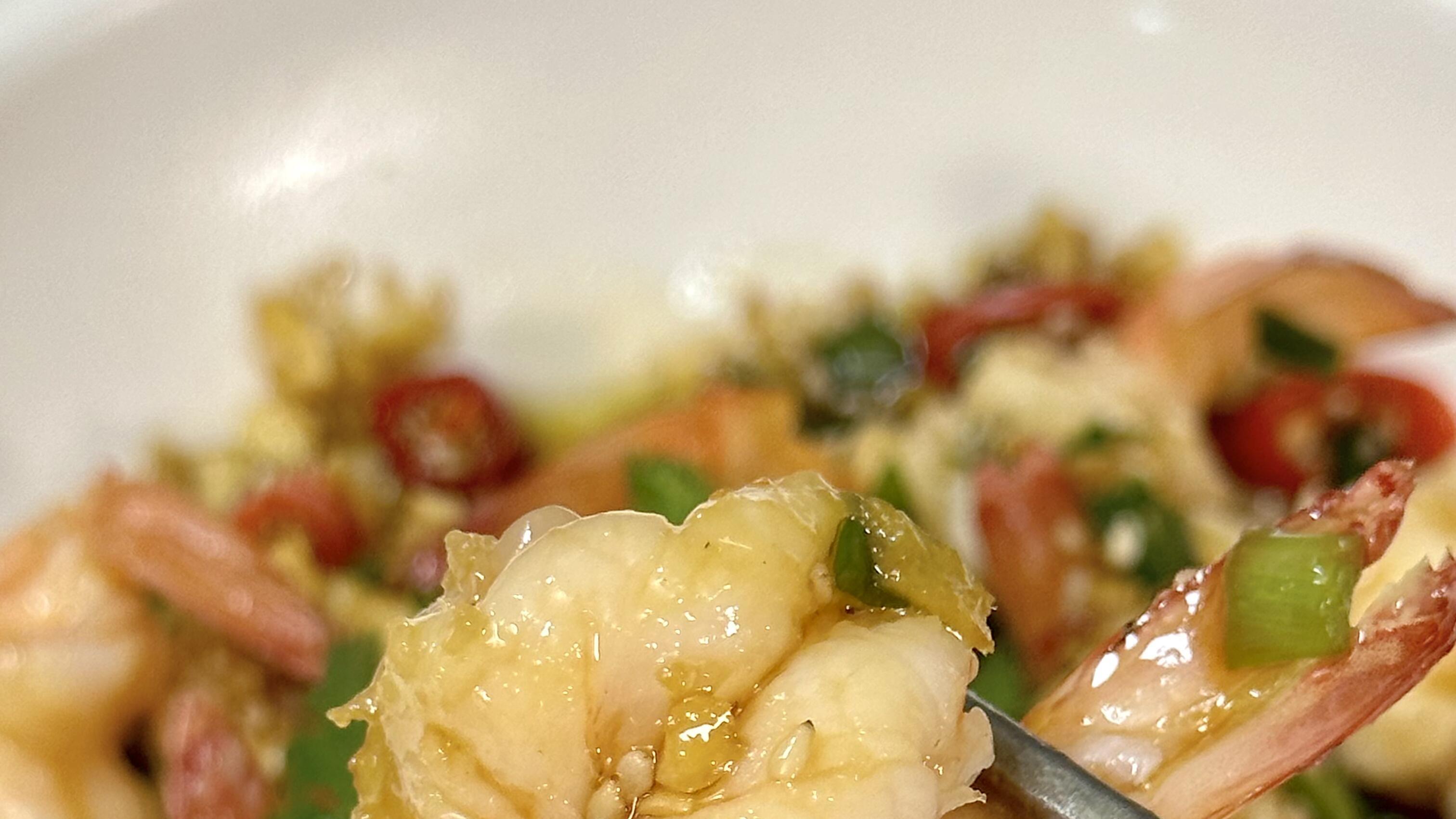 这道虾仁看着真清爽？花椒油加热油一泼，吃起来真的会特别过瘾？