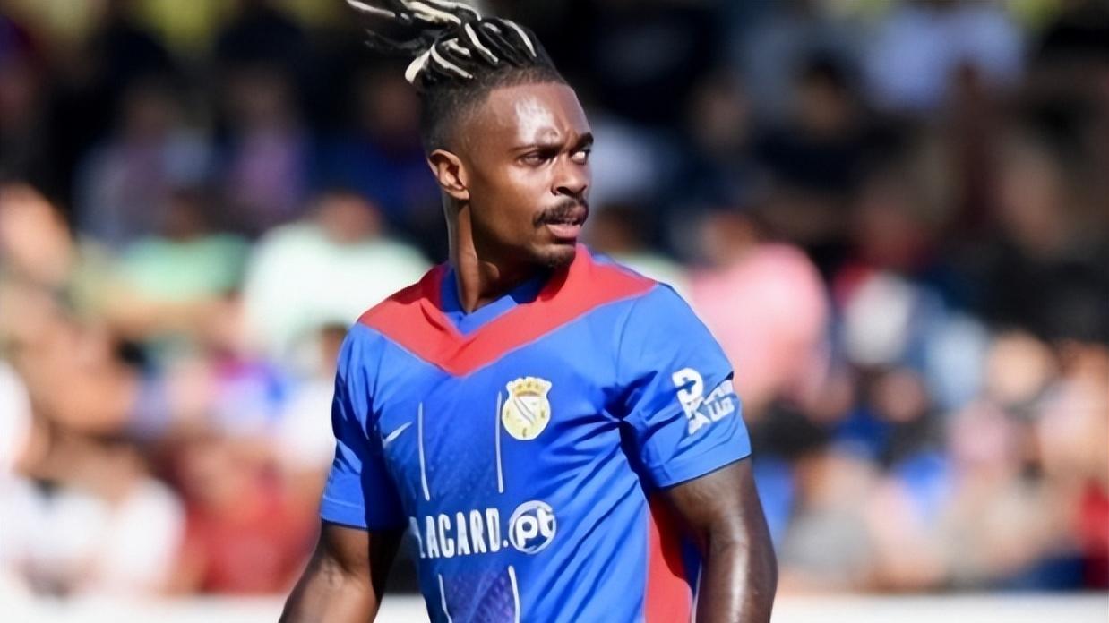 曝海港计划引进葡超阿维卡俱乐部巴西中场铁腰林肯！