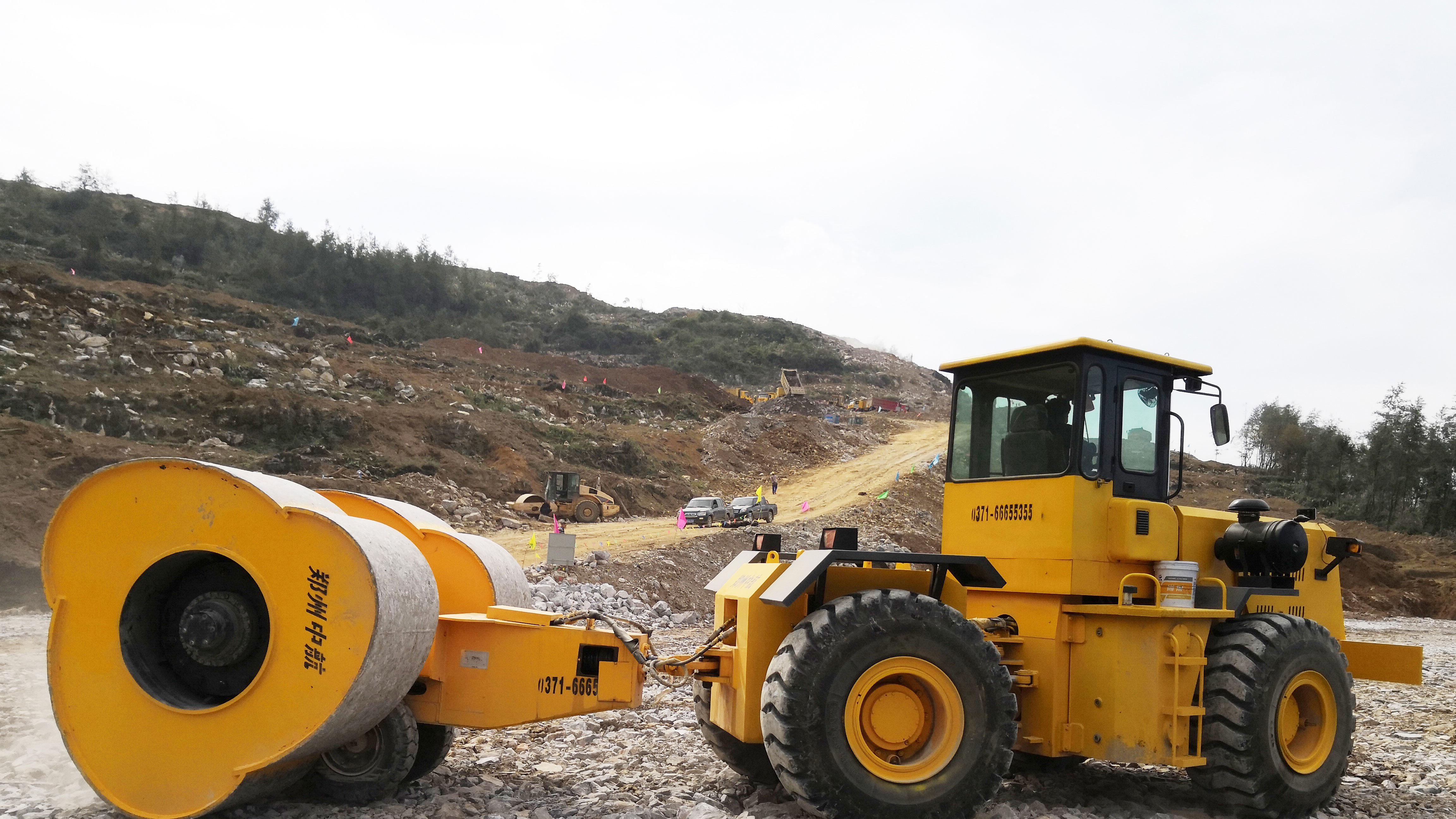 冲击碾压设备：工程地基压实的通用高效装备