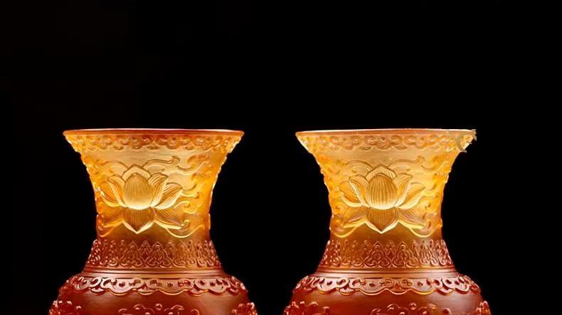 探秘琉璃莲花福寿贡瓶：传统工艺与文化的交融