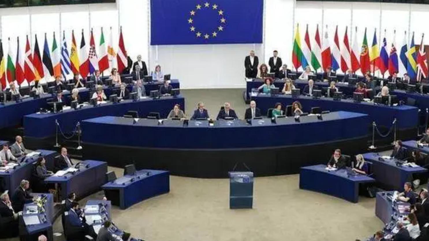 都被骗了，中国未派舰船，特朗普撒下弥天大谎，11国一致反对夺岛