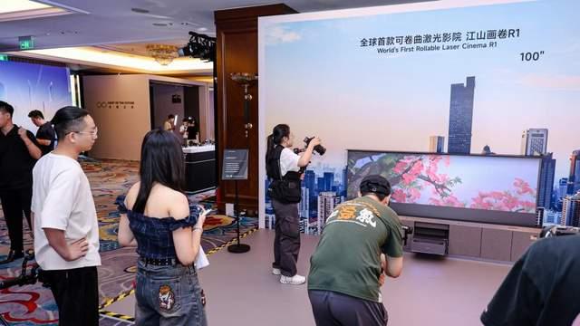 巨幕入户浪潮来袭，下一代家庭显示看激光电视？