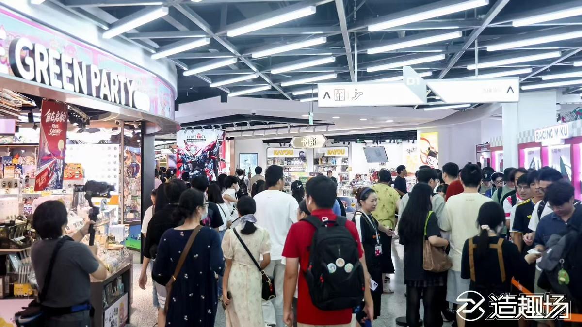 从漫展狂欢到商圈主场：《英雄联盟手游》让电竞走进玩家生活