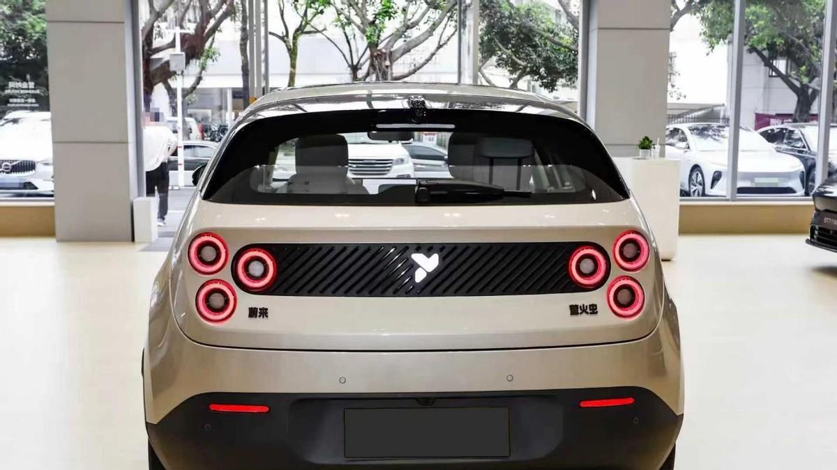 卖的就是颜值，11.98万仅有420km纯电续航，萤火虫值得买吗？