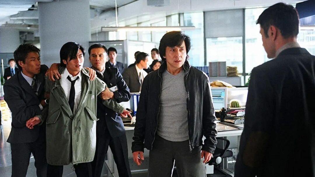 《新警察故事》：成龙离开嘉禾转型成功，凭演技成为金鸡奖影帝