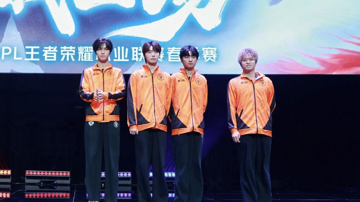 季后赛DAY6：“晋级形式仍旧严峻，七连败的DYG能否触底反弹？”