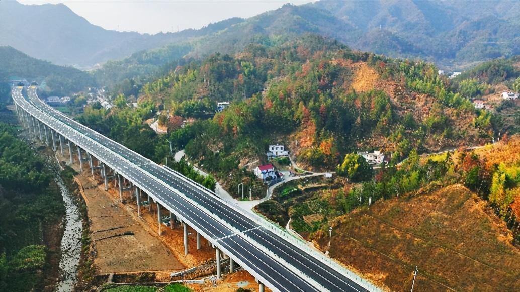 皖鄂通衢启新程 老区天堑变坦途 太蕲高速安徽段建成通车运营纪实