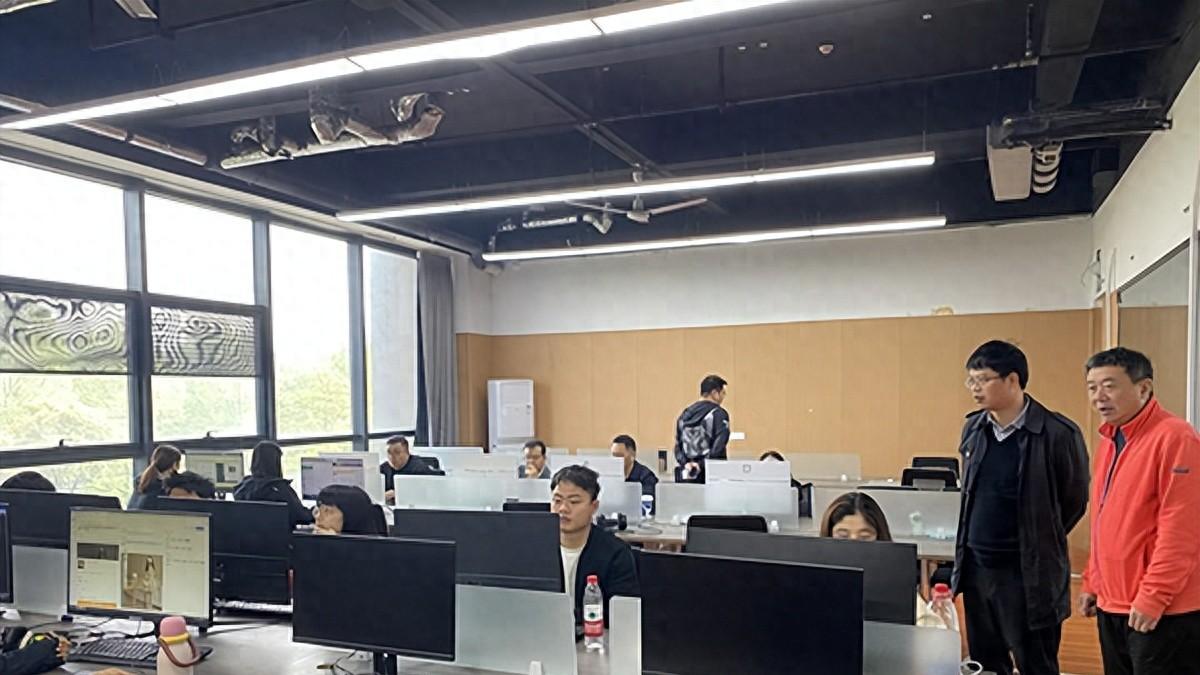 湖南信息职院赴甲骨文教育科技开展企业走访调研