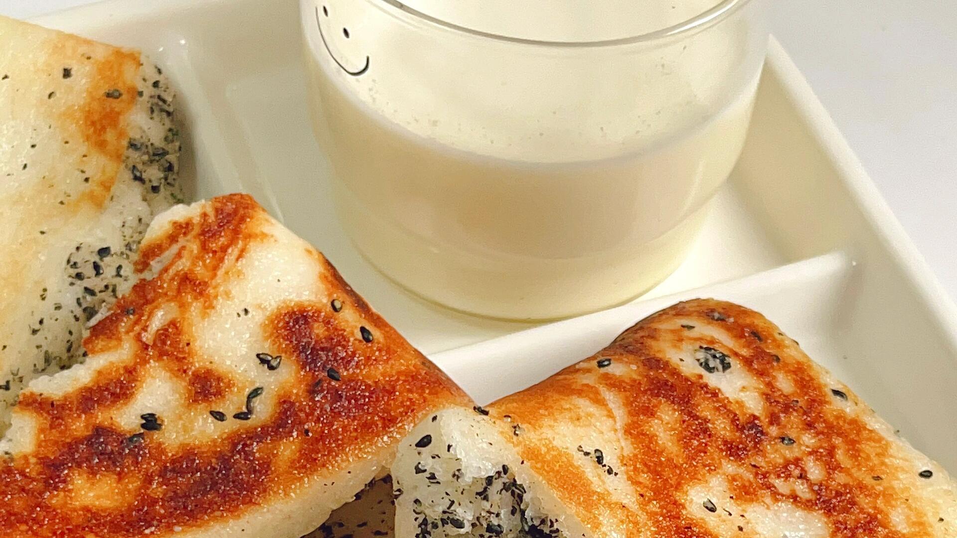 香煎黑芝麻脆皮米糕：外酥里糯，儿子夸爆的早餐新宠