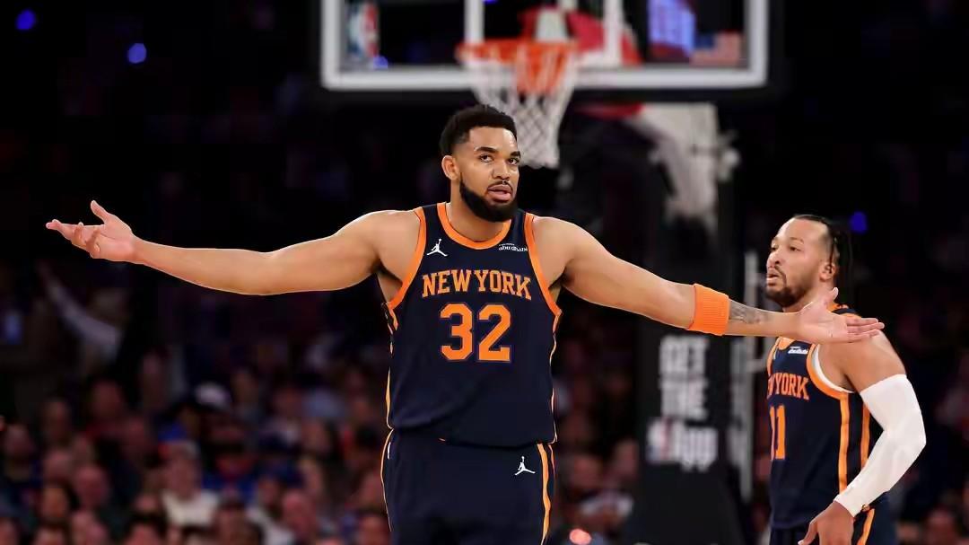 尼克斯当初主动交易来唐斯，现在又要把他送走，兜兜转转图个啥？