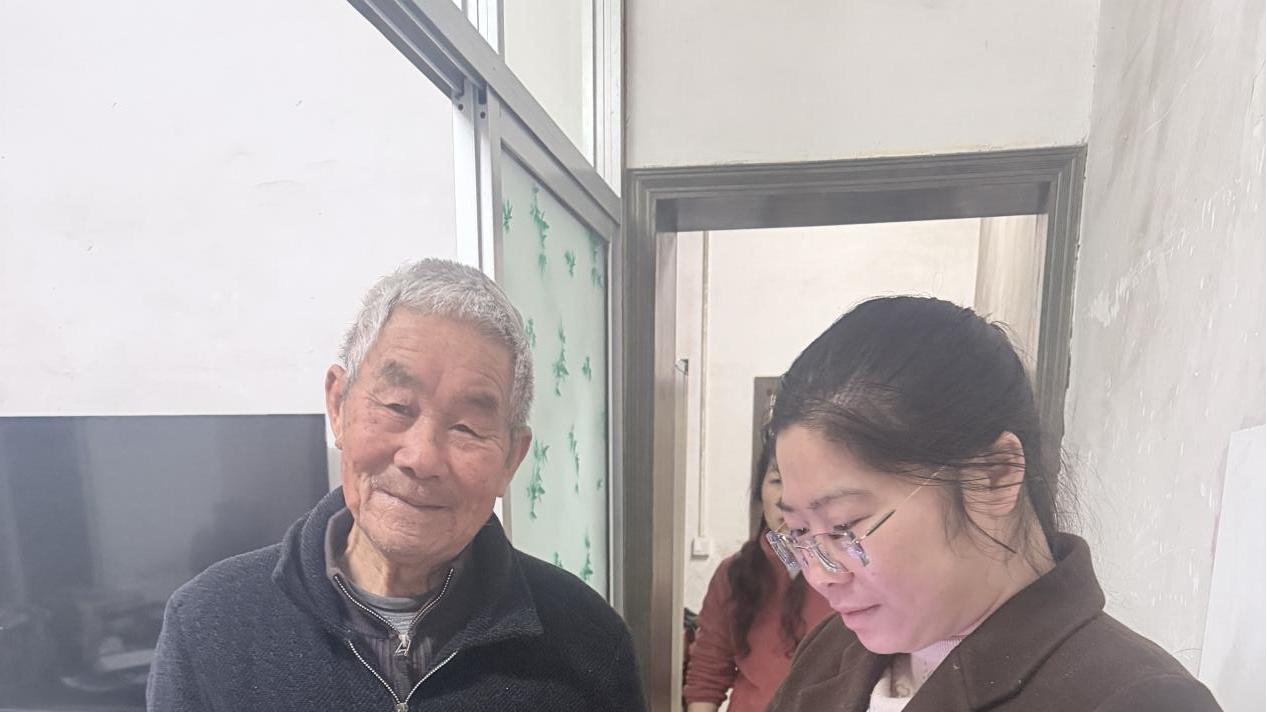 富池镇富池口村开展医保征缴“敲门行动”