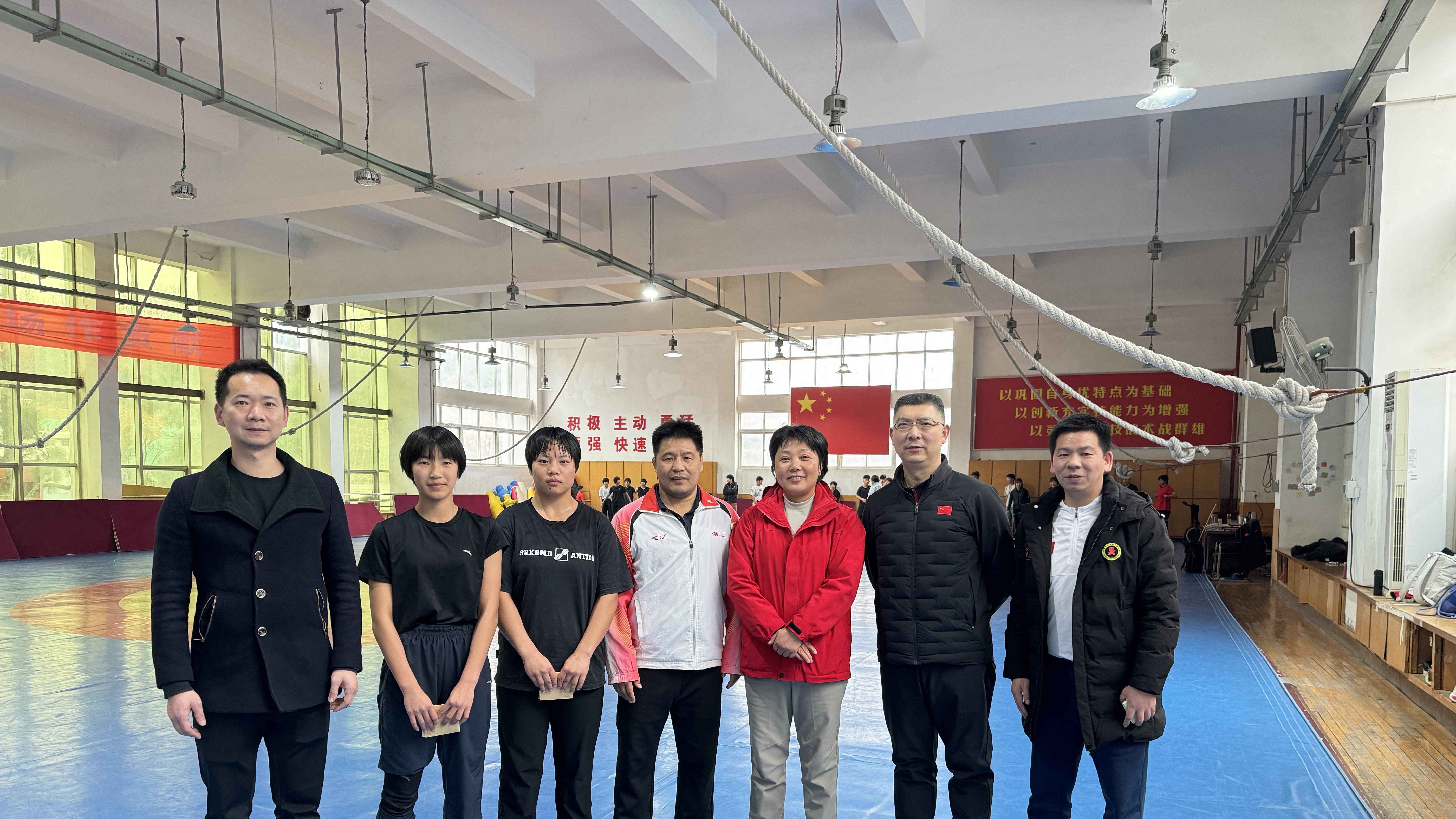 县文旅局走访慰问阳新籍运动员