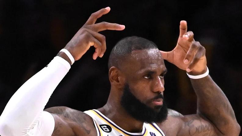 36分+31分+30分，无缘全明星首发！老詹接受现实，NBA要变天了