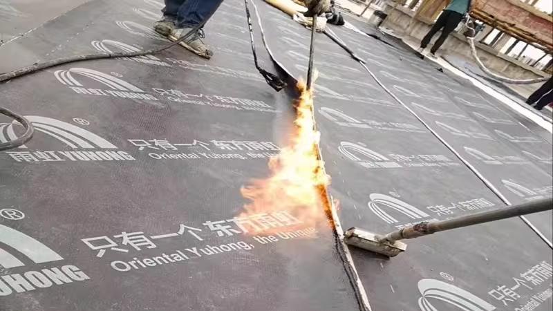 郑州屋面防水施工前，为什么要清除旧防水层