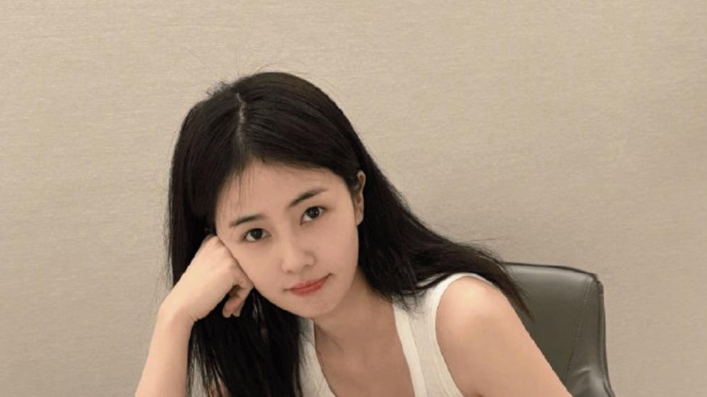 ​白鹿亲自下厨给助理做饭！素颜下厨菜品超接地气