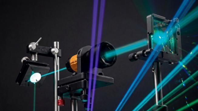 半导体二极管 vs 氦氖激光器怎么选？这份超全选型指南请查收