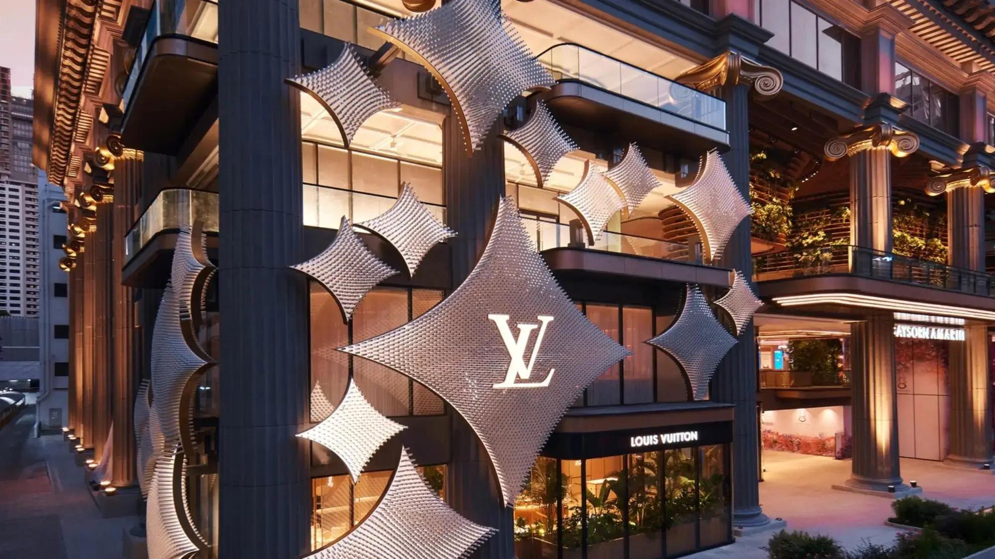 几万块的LV包包，和街边奶茶、鸭血粉丝，到底有毛竞争关系？