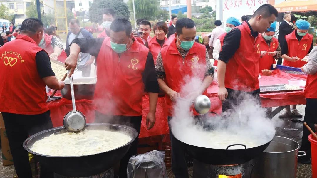 爱满重阳 文明“集”聚｜阜南暖心饺子宴温情开席，守护最美夕阳红