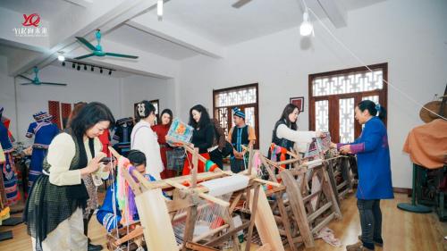 深桂同心·Yi起向未来：深企代表赴桂开启非遗采风之旅