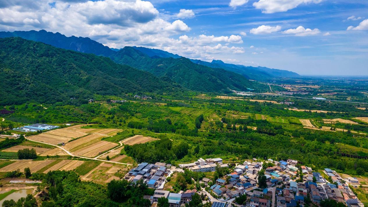 终南藏秀色，杨庄遇田园