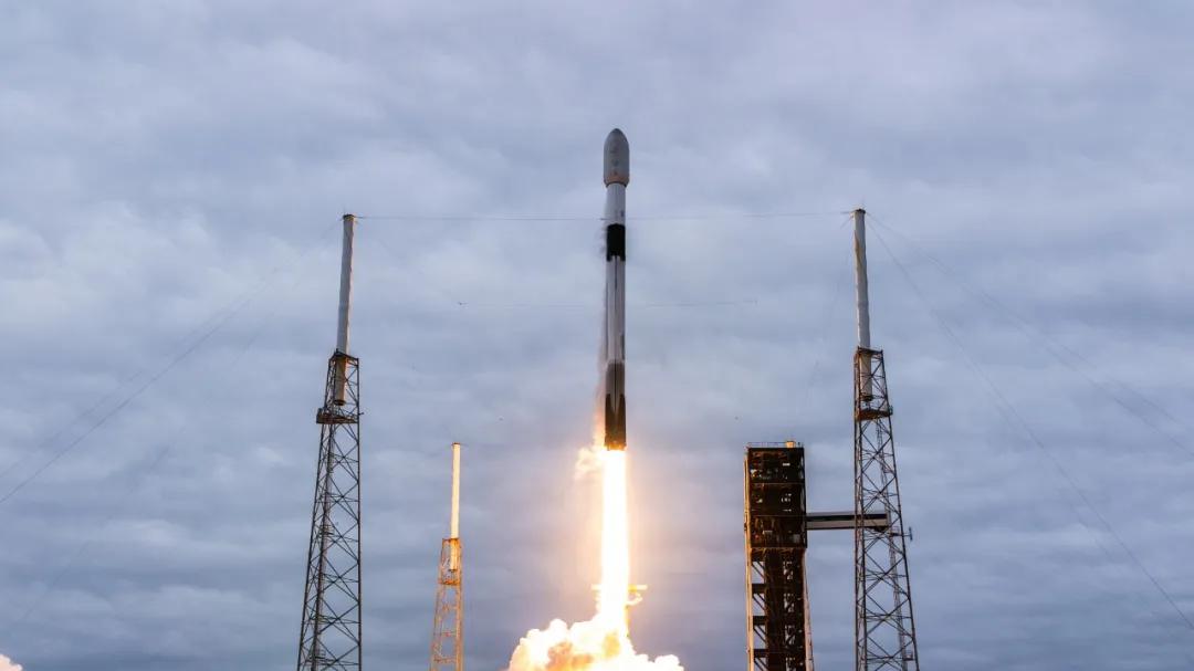 蓝色起源“日出计划”：拟建5.16万颗卫星太空AI数据中心