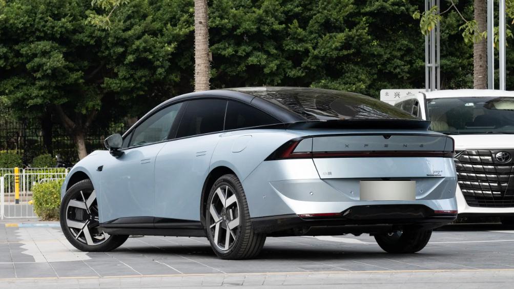 颜值出色，智能也不差，26款小鹏P7+实用性怎样？