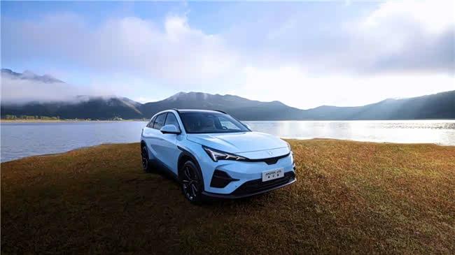 极狐新阿尔法T5上市！30秒净化车内空气创健康新标杆