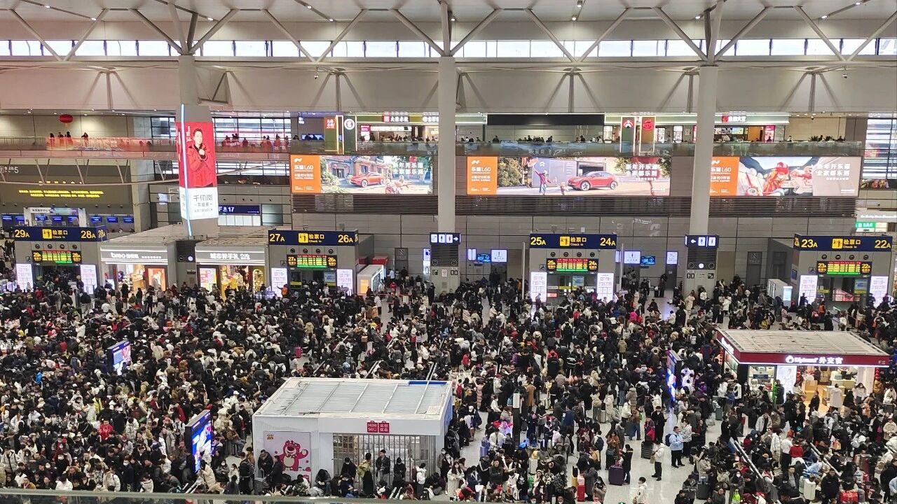 创纪录！春运前20天50.8亿人次流动，这个春节太火了