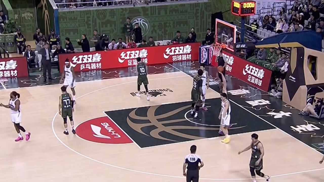 杨鸣直言赢球有运气，王岚嵚砍21分“回馈”老东家！