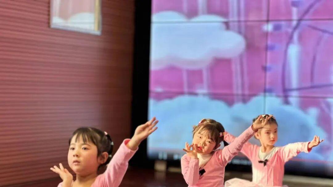 解决孩子爱玩游戏的问题全流程教程：10个步骤温和引导，孩子理性玩游戏成长🎮