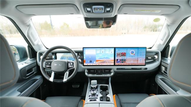 春节返乡焦虑？这台"移动安全屋"或许能让你安心躺平