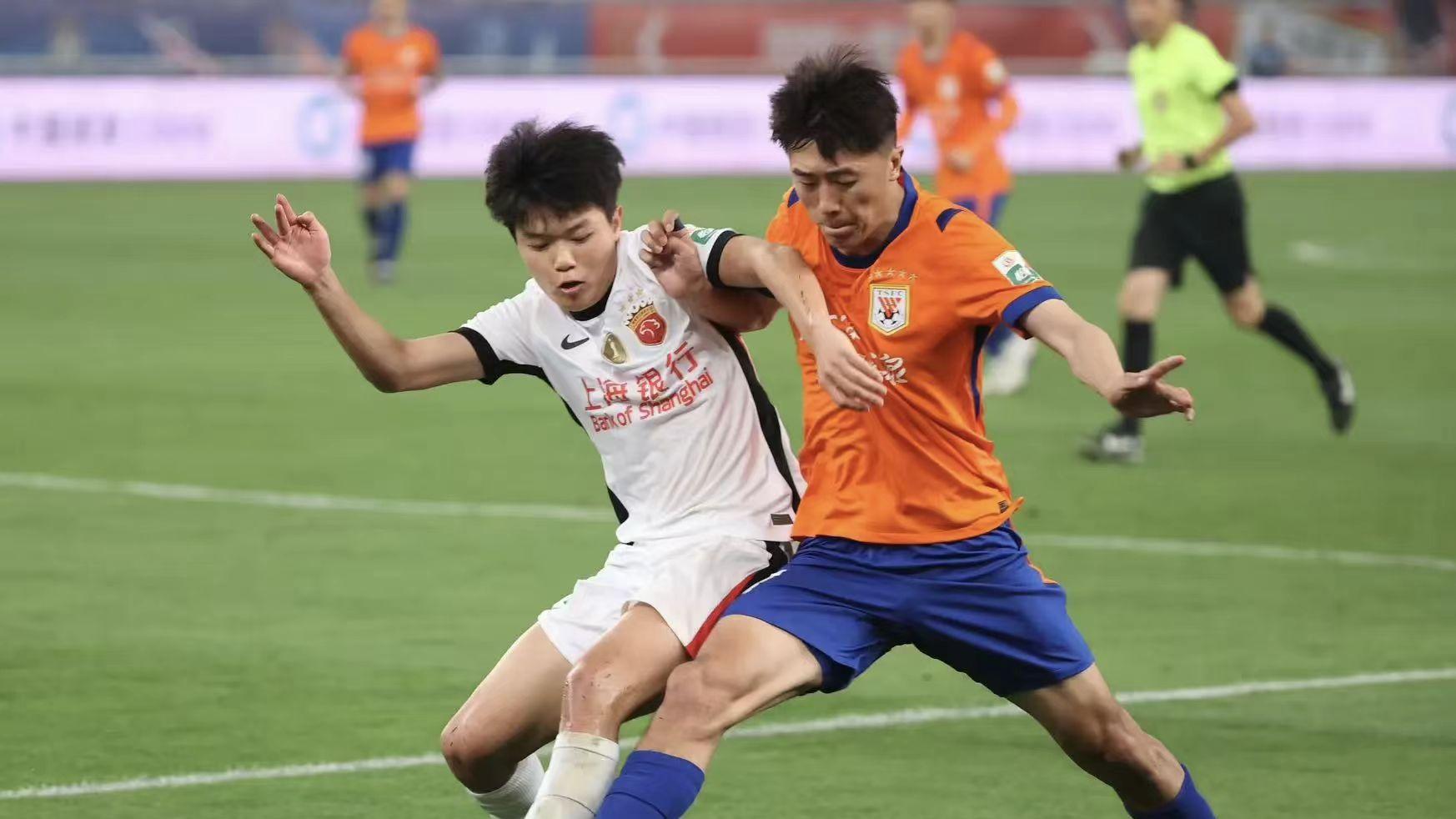 不建议泰山申诉！该学颜骏凌，丢球就举手！京媒：这回占队泰山