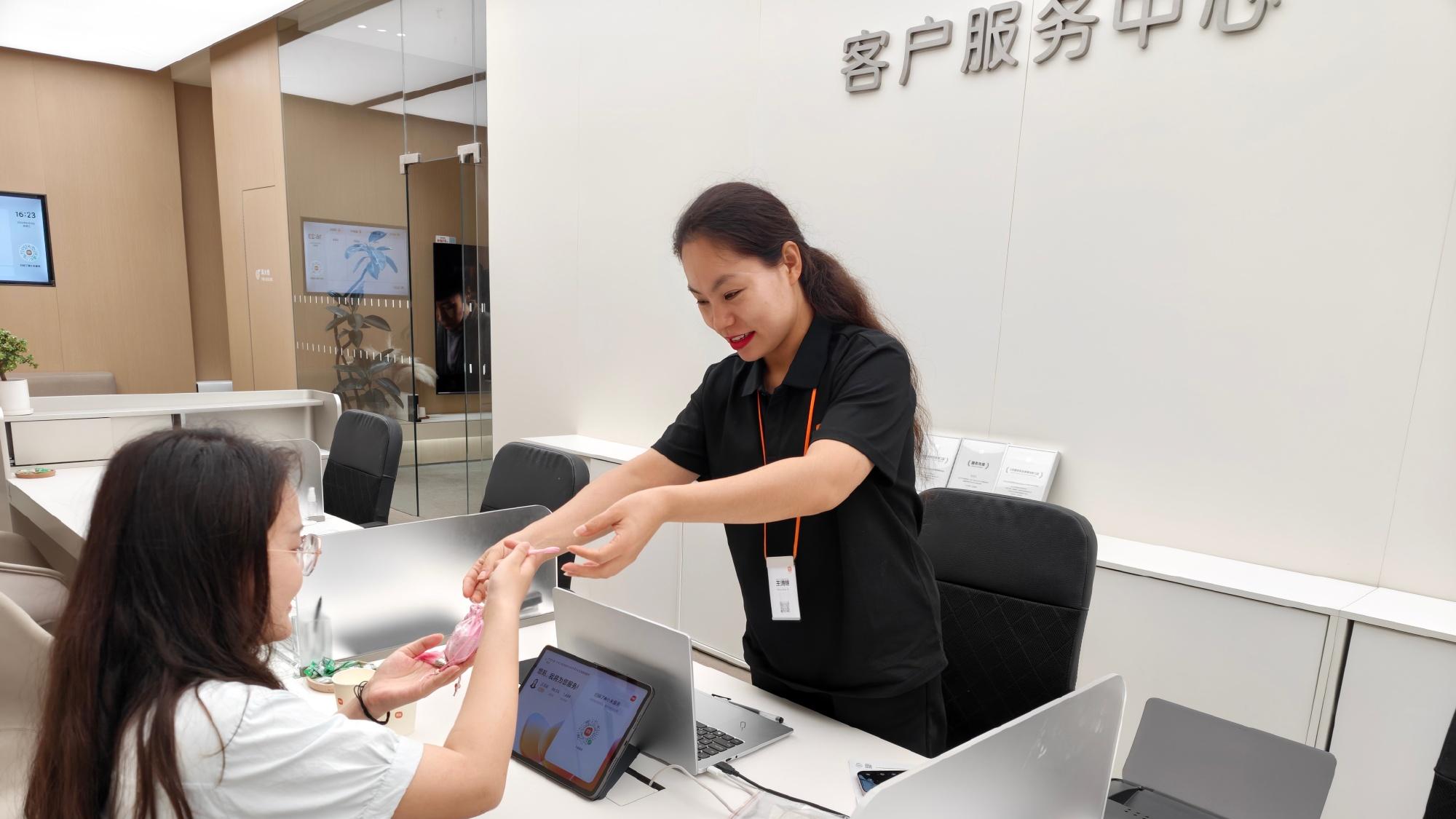 小米、荣耀良心，广西地区上线“免费维修”服务，手机进水不用怕