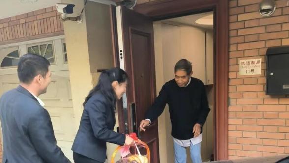 最美夕阳红，九九重阳节，浓浓敬老情