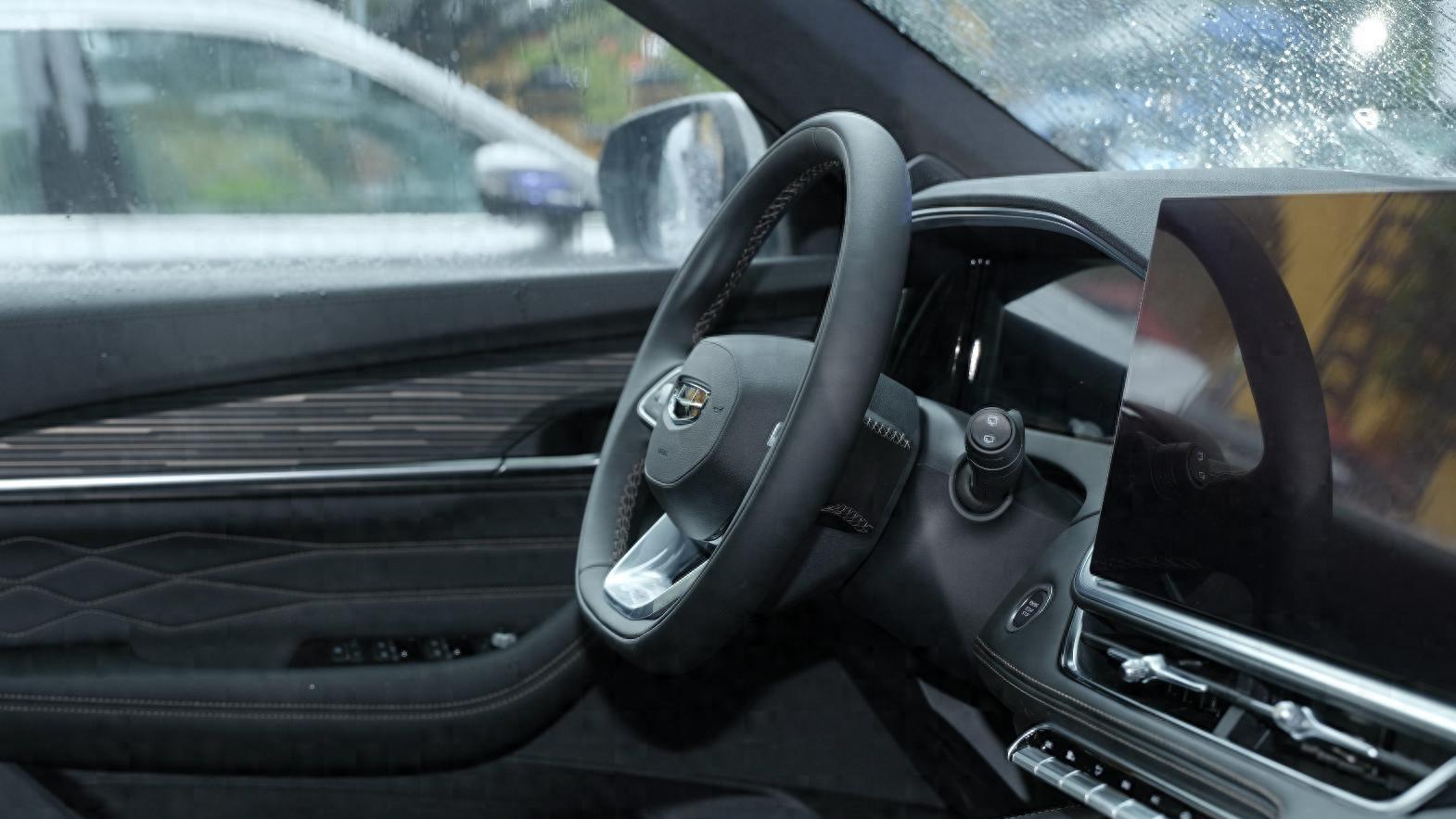 不只是越享舒适，星越L全新长风系列给燃油车智能平权