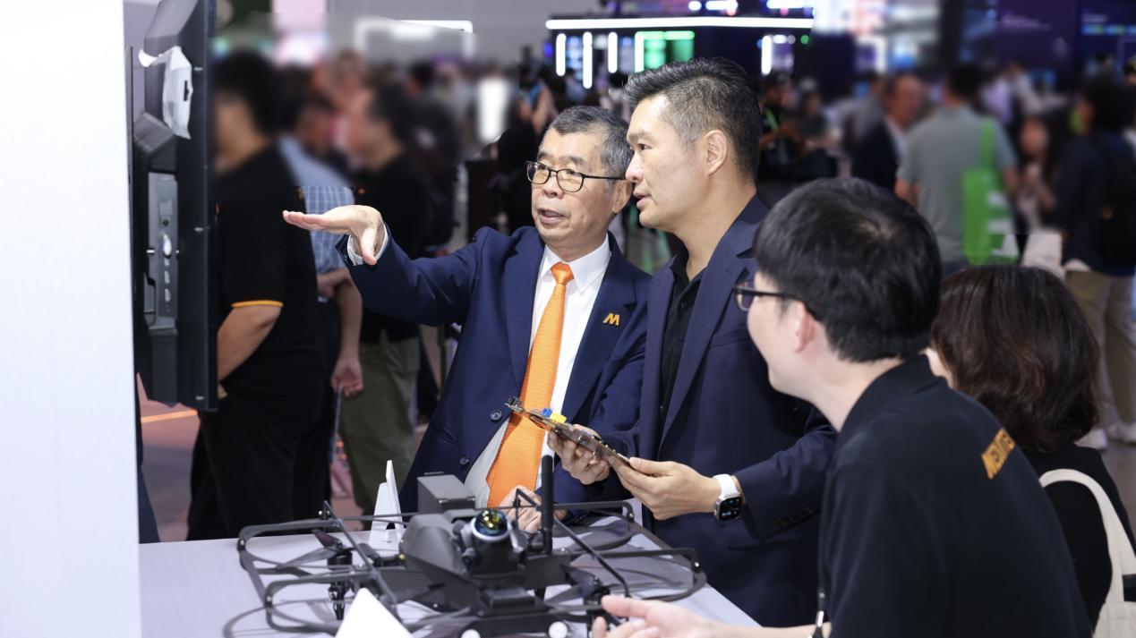 COMPUTEX 2026 上，联发科正式亮出从端到云的完整 AI 版图
