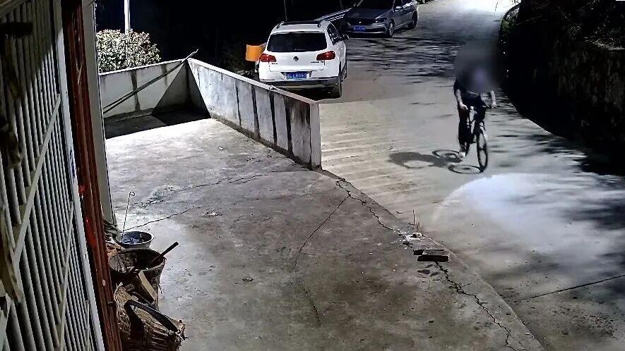 这世界总有人，守护着孩子的期待