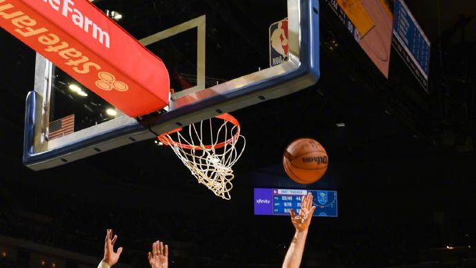 76人双杀勇士，豪取5连胜！库里恩比德均缺阵，探花秀25分7板7助