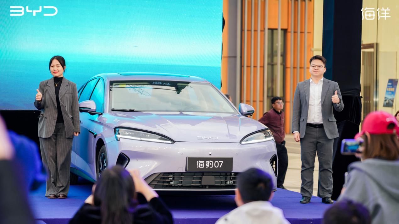 闪充时代 焕新昆明｜比亚迪第二代刀片电池&闪充技术发布 2026款海狮06EV/海豹07EV正式上市