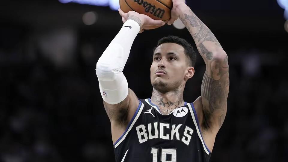 雄鹿131-115大胜公牛，库兹马31+10+6，罗林斯21+7+10