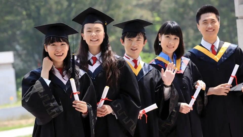 大学生毕业生的竞争对手变成AI，未来就业更加难了