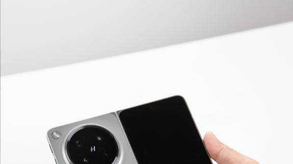 OPPO大年的第一款重磅新品我买了，Find N6让“真顺手”的踏实感成为日常