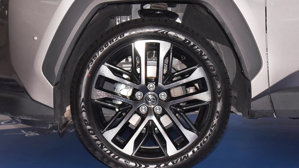 26款RAV4荣放2.0L双擎可以考虑吗？前三年用车成本分析