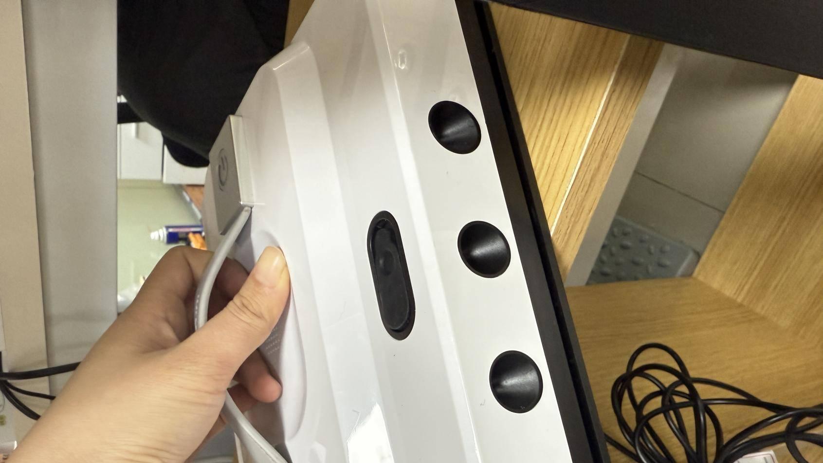 洗玻璃窗户用什么洗最干净？告别手动擦窗的腰酸背痛！十款热门的擦窗机器人综合排名，高效省心让玻璃亮到反