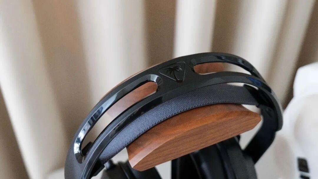 告别笨重！乌龟海岸刺客500：轻量化耳机，带你飞，带你赢！