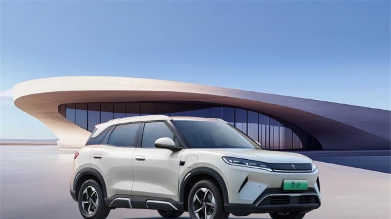 直接优惠3.2万，比亚迪海豚这是怎么了？