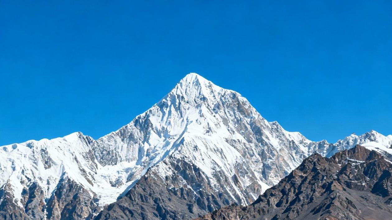 高配置与长续航兼得，全新领克08 EM-P新增版型满足家庭多需求