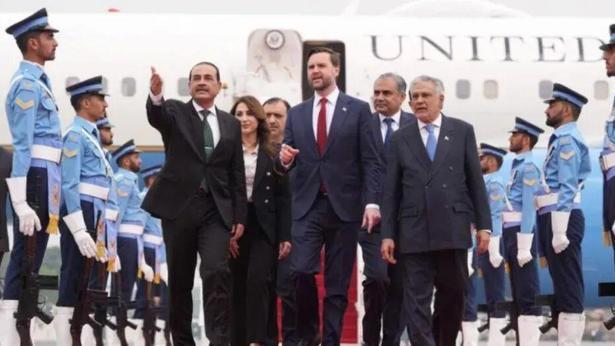 美伊谈判破裂，特朗普反向封锁海峡，阿联酋急找中国帮忙